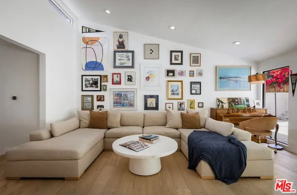 $1,850,000 | 3991 Prospect Avenue, Los Angeles, CA 90027