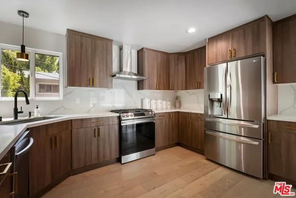 $1,850,000 | 3991 Prospect Avenue, Los Angeles, CA 90027