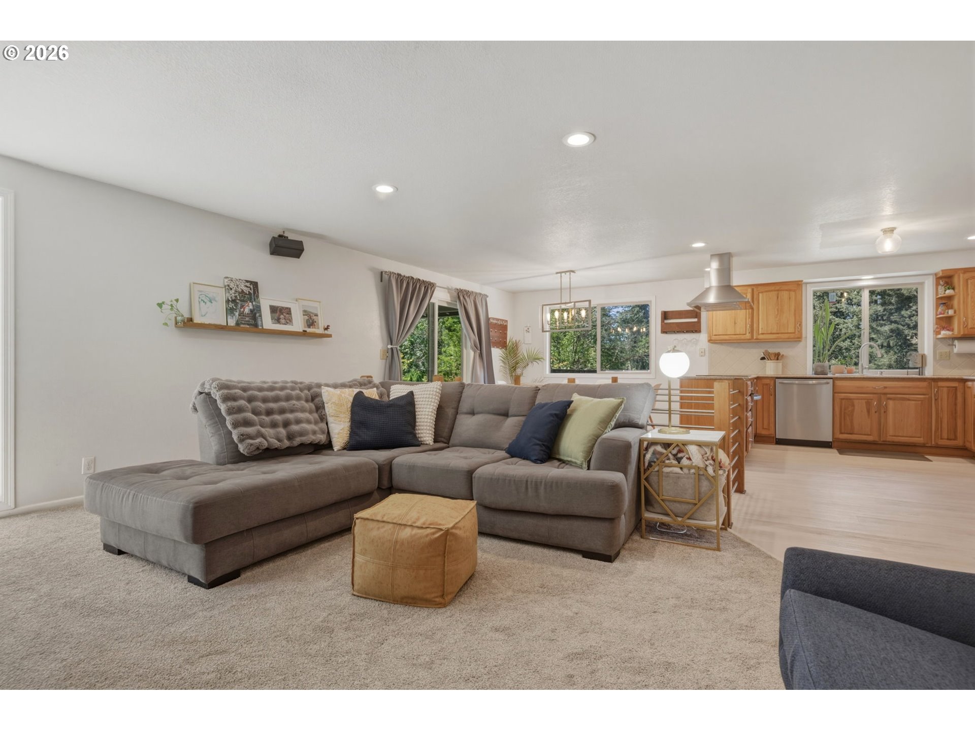25421 Southeast Sunshine Valley Road Damascus, OR 97089 - Photo 8 of 46 Living Room