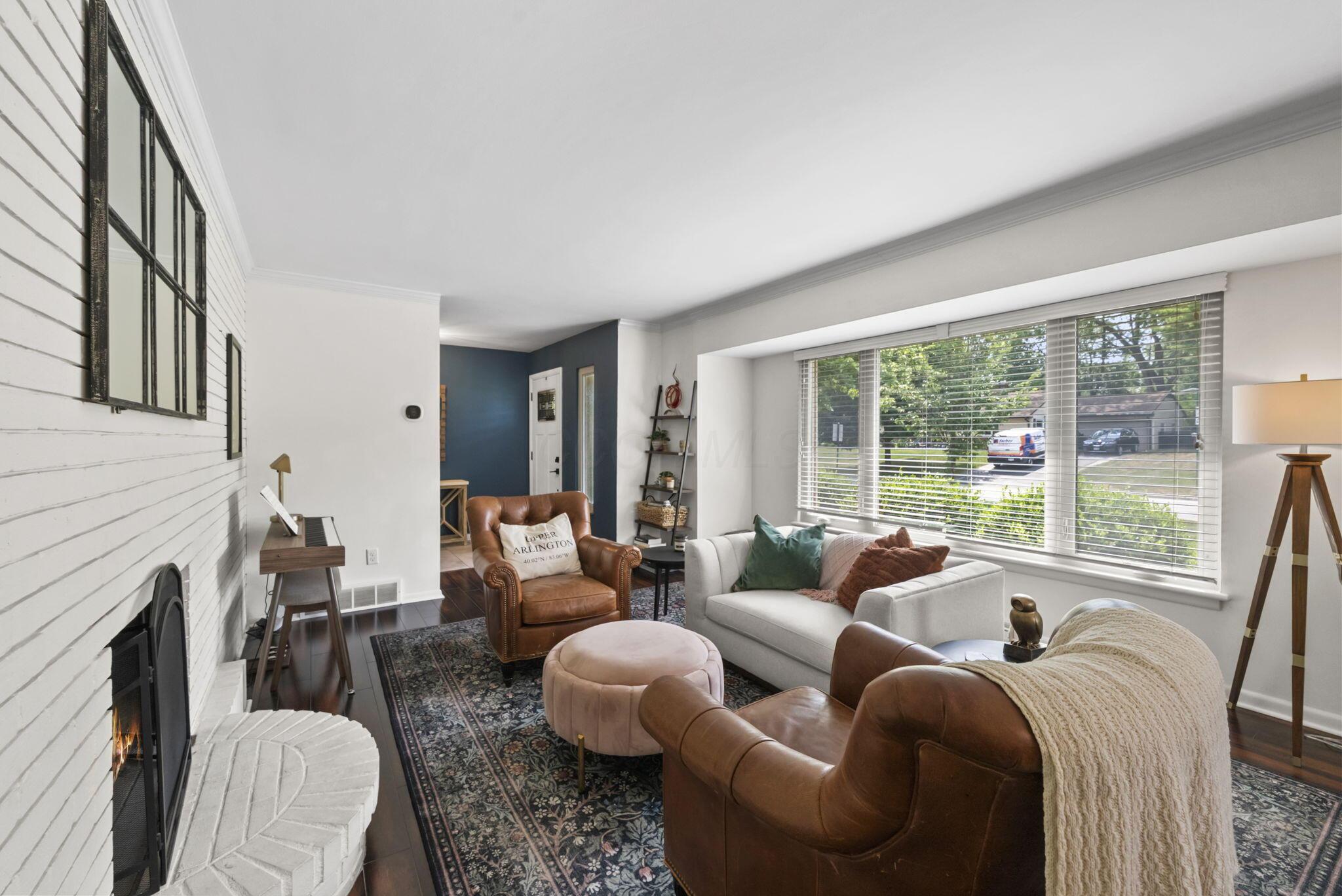3956 Mountview Road Upper Arlington, OH 43220 - Photo 10 of 85 Living Room