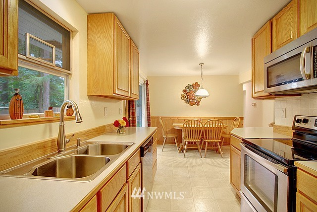 20421 Southeast 157th Street Renton, WA 98059 - Photo 4 of 20
