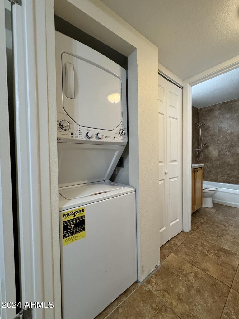 7550 North 12th Street, Unit 121 Phoenix, AZ 85020 - Photo 13 of 21 a utility room with dryer and washer