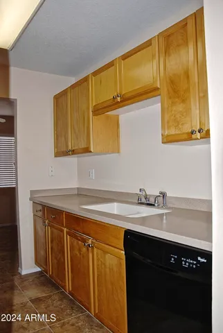 $1,125 | 7550 North 12th Street, Unit 121, Phoenix, AZ 85020