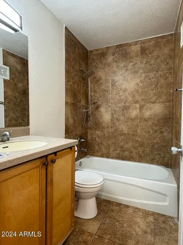$1,125 | 7550 North 12th Street, Unit 121, Phoenix, AZ 85020