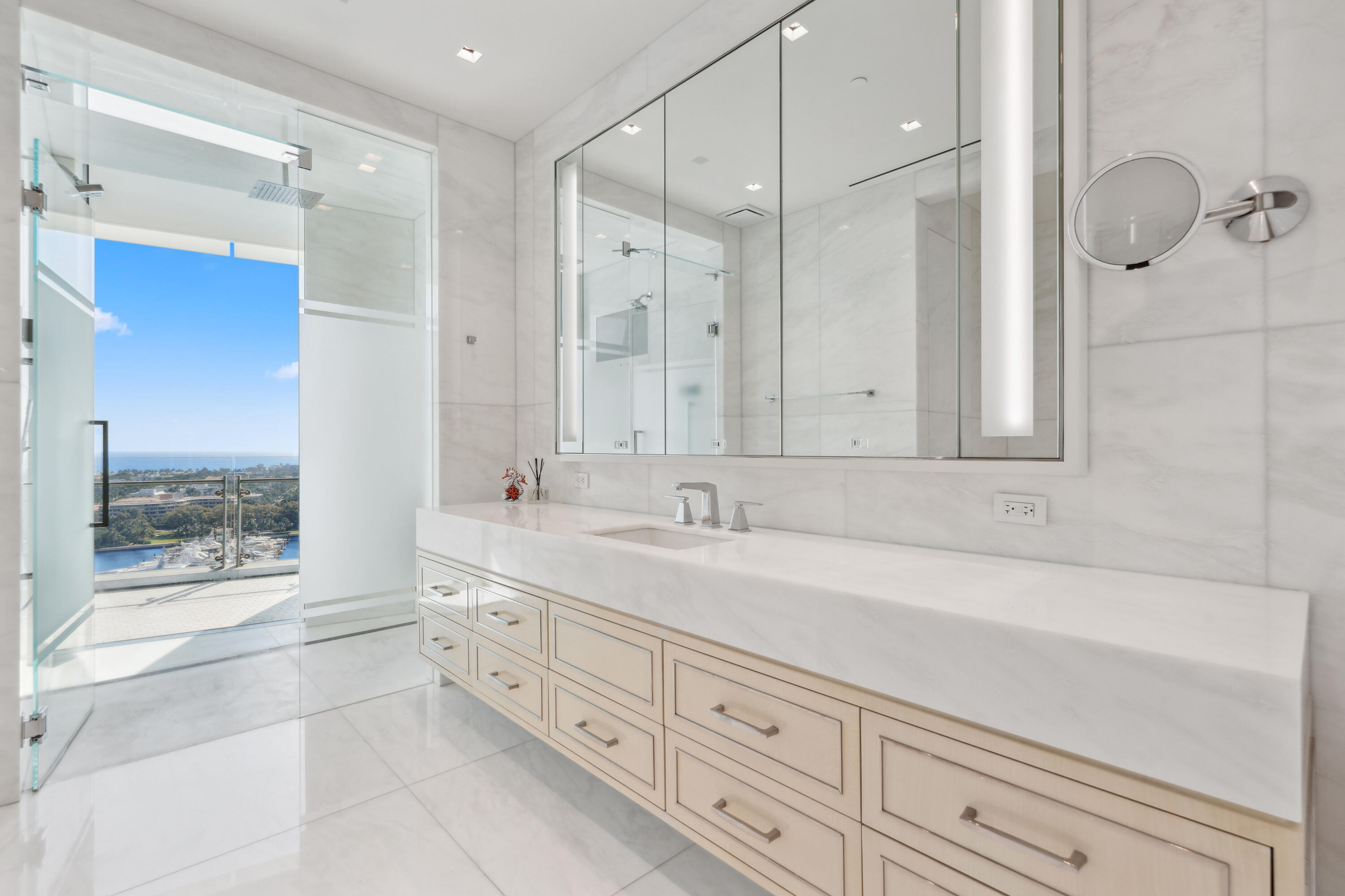 1100 South Flagler Drive, Unit 1801 West Palm Beach, FL 33401 - Photo 24 of 56 Primary Bathroom #2