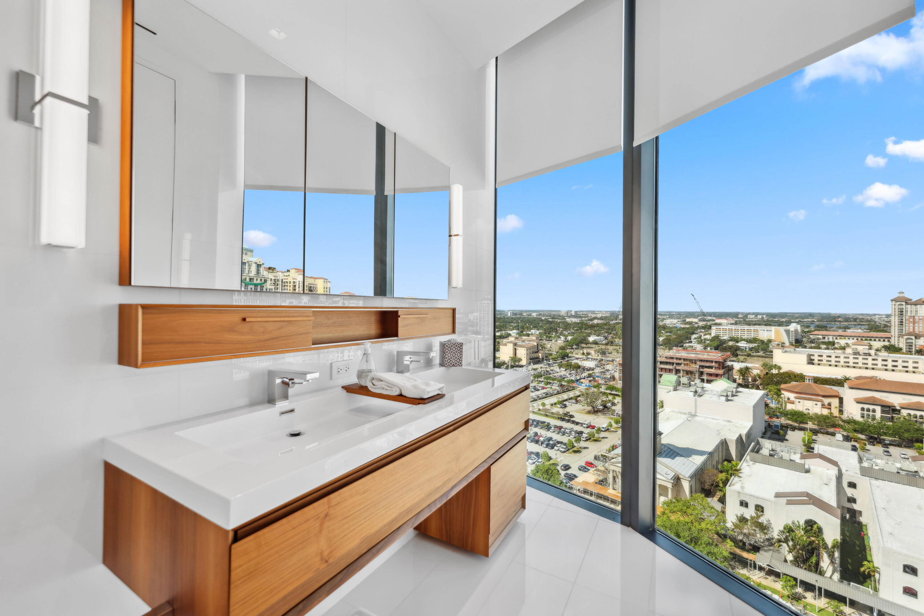 1100 South Flagler Drive, Unit 1801 West Palm Beach, FL 33401 - Photo 42 of 56 Guest Bathroom #2
