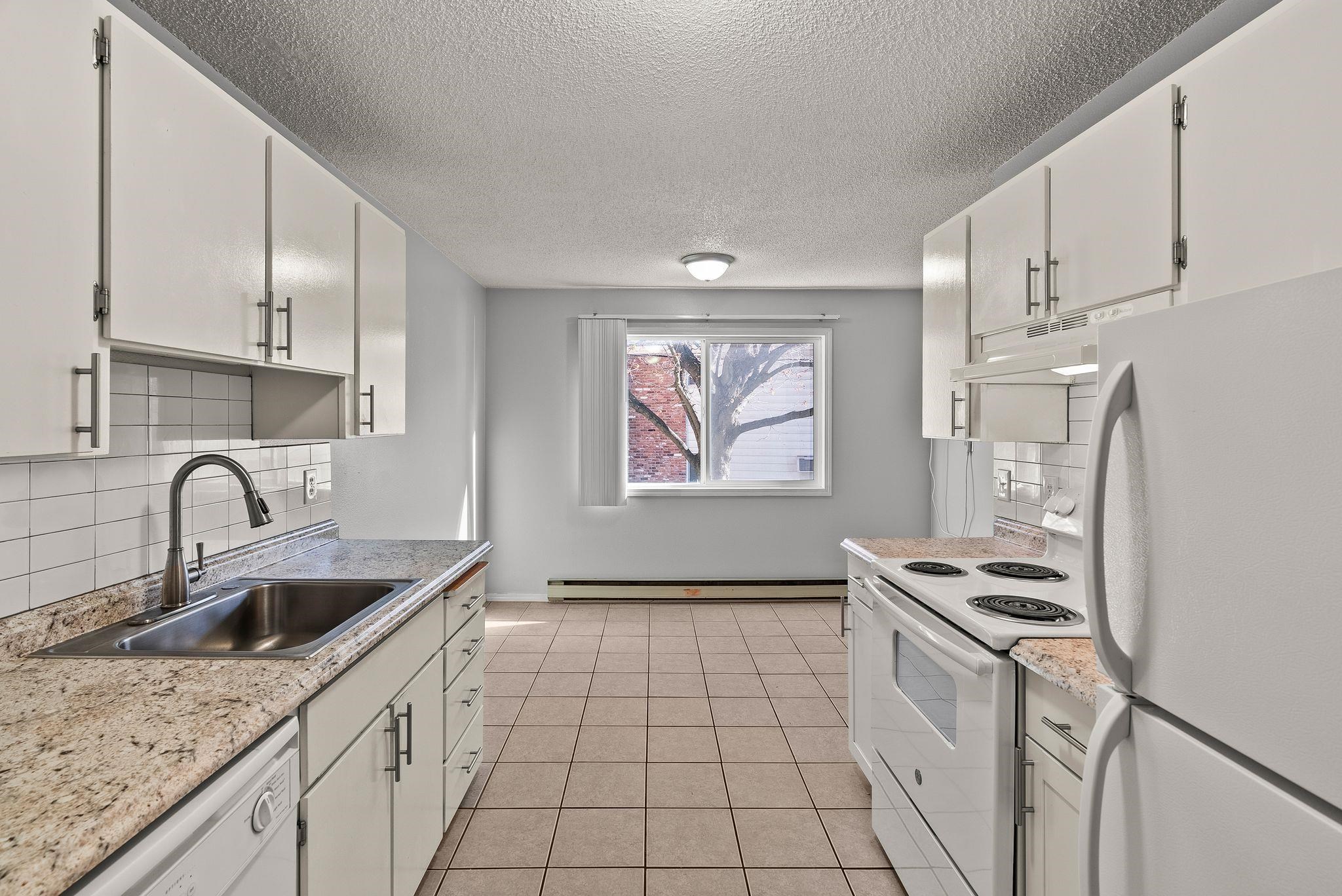 310 North Raymond Road, Unit D7 Spokane Valley, WA 99206 - Photo 6 of 19