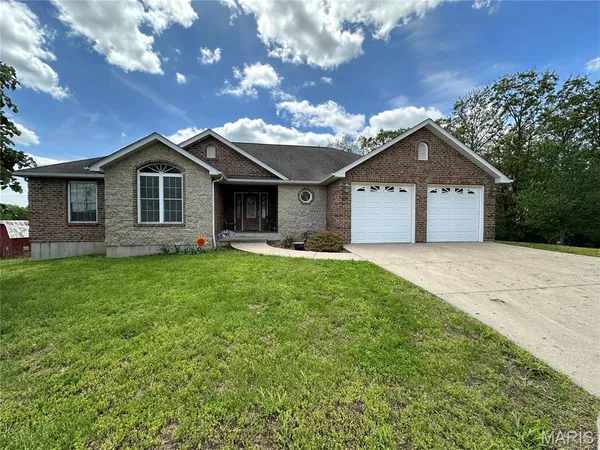 $349,000 | 408 Ahr Strom Drive, Owensville, MO 65066