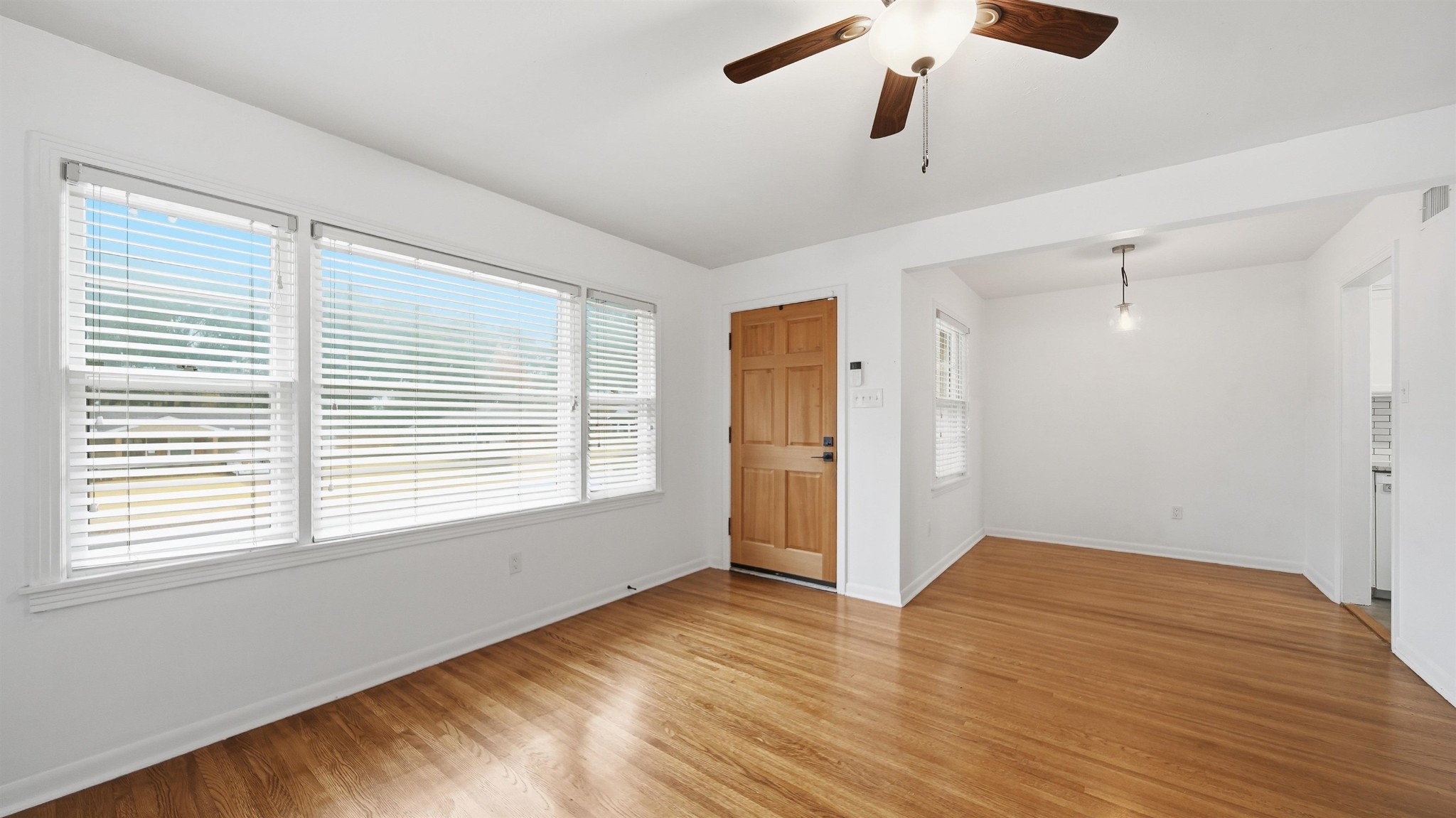 5126 Sea Isle Road Memphis, TN 38117 - Photo 6 of 36