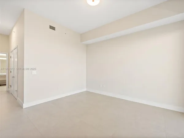 $7,650 | 16385 Biscayne Boulevard, Unit PH8, North Miami Beach, FL 33160