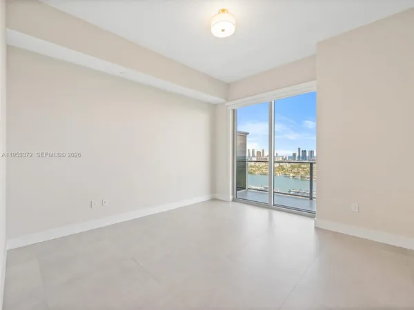 $7,650 | 16385 Biscayne Boulevard, Unit PH8, North Miami Beach, FL 33160