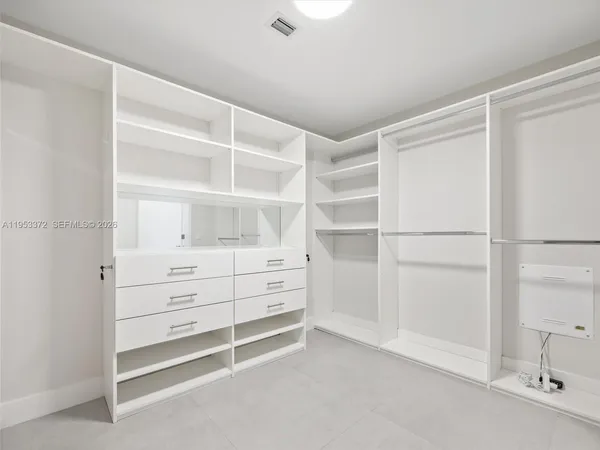 $7,650 | 16385 Biscayne Boulevard, Unit PH8, North Miami Beach, FL 33160