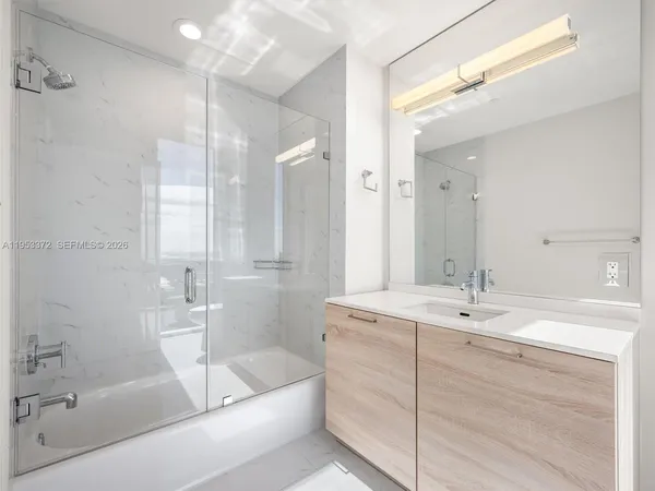 $7,650 | 16385 Biscayne Boulevard, Unit PH8, North Miami Beach, FL 33160