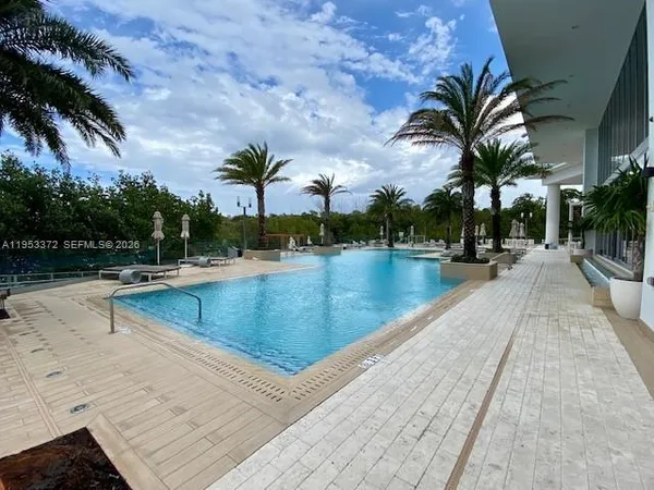 $7,650 | 16385 Biscayne Boulevard, Unit PH8, North Miami Beach, FL 33160
