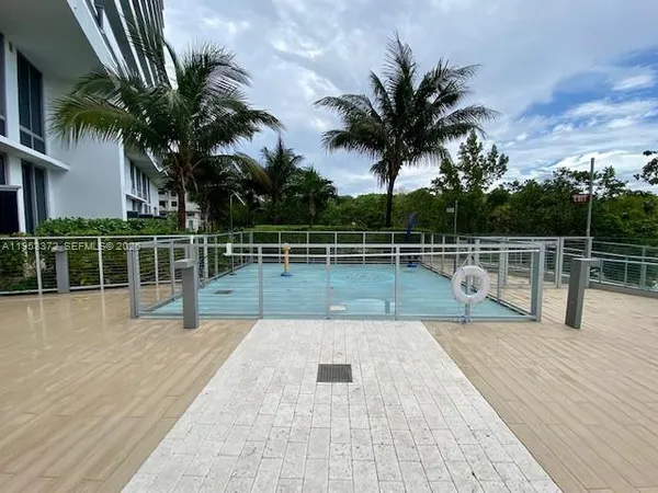 $7,650 | 16385 Biscayne Boulevard, Unit PH8, North Miami Beach, FL 33160