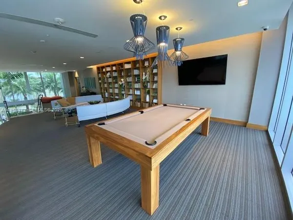 $7,650 | 16385 Biscayne Boulevard, Unit PH8, North Miami Beach, FL 33160