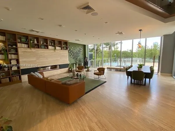$7,650 | 16385 Biscayne Boulevard, Unit PH8, North Miami Beach, FL 33160