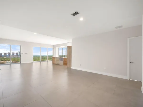 $7,650 | 16385 Biscayne Boulevard, Unit PH8, North Miami Beach, FL 33160