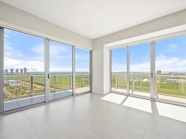 $7,650 | 16385 Biscayne Boulevard, Unit PH8, North Miami Beach, FL 33160