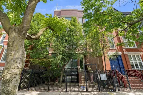 $725,000 | 1515 North Claremont Avenue, Unit 3, Chicago, IL 60622