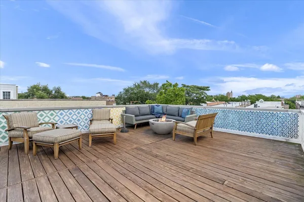 $725,000 | 1515 North Claremont Avenue, Unit 3, Chicago, IL 60622
