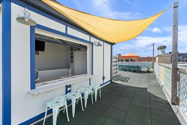 $725,000 | 1515 North Claremont Avenue, Unit 3, Chicago, IL 60622