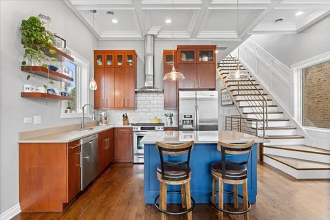 $725,000 | 1515 North Claremont Avenue, Unit 3, Chicago, IL 60622