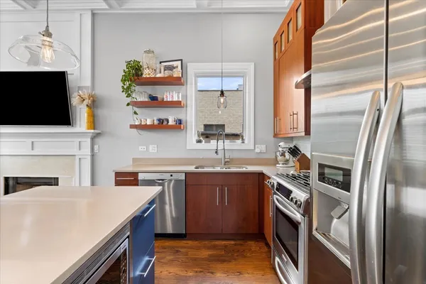 $725,000 | 1515 North Claremont Avenue, Unit 3, Chicago, IL 60622