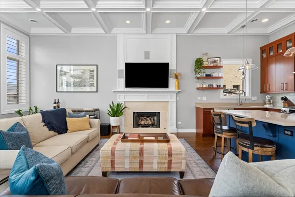 $725,000 | 1515 North Claremont Avenue, Unit 3, Chicago, IL 60622