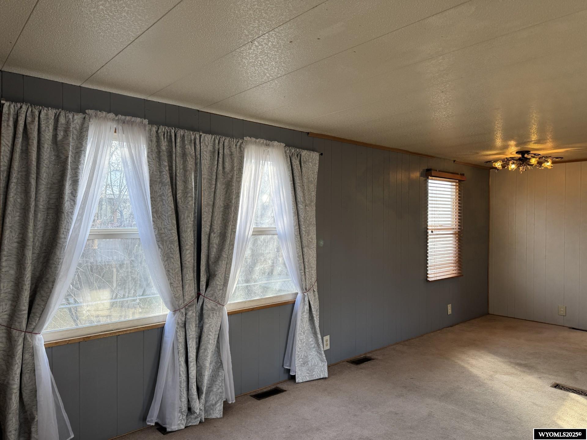 980 Riverview Drive Lander, WY 82520 - Photo 3 of 13