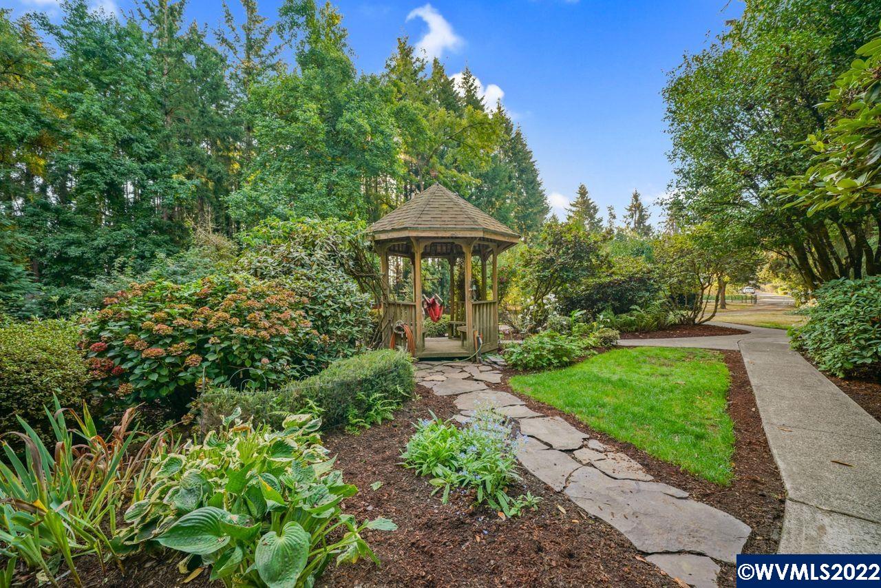 6515 Lardon Road Northeast Salem, OR 97305 - Photo 2 of 31