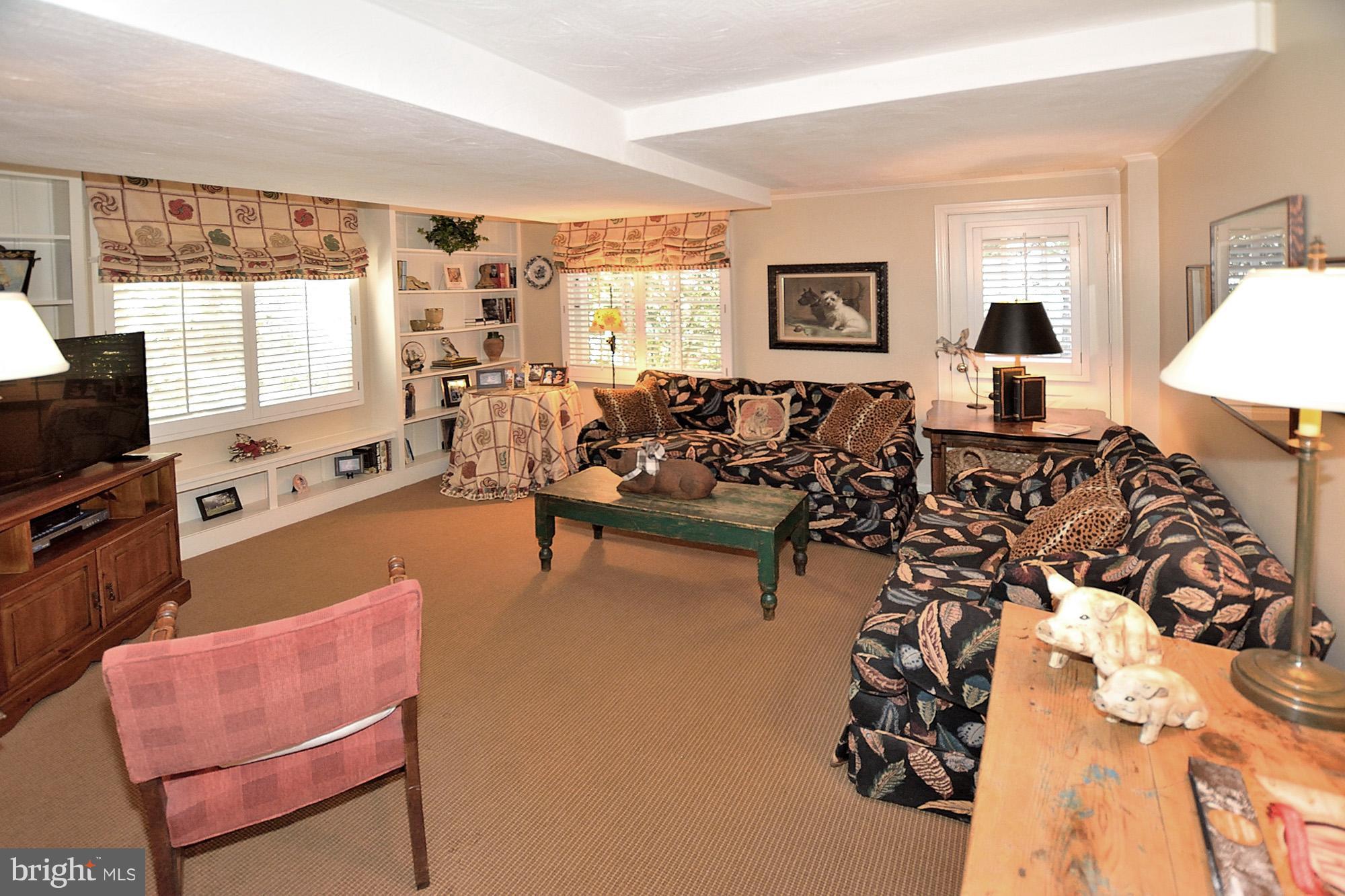 10221 Chapel Road Potomac, MD 20854 - Photo 21 of 30 Family Room