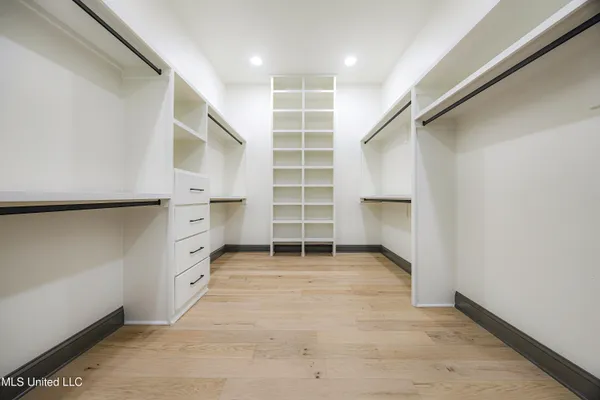 $694,900 | 10094 Sunset Crk Drive, Hernando, MS 38632