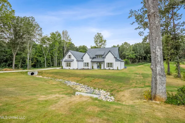 $694,900 | 10094 Sunset Crk Drive, Hernando, MS 38632