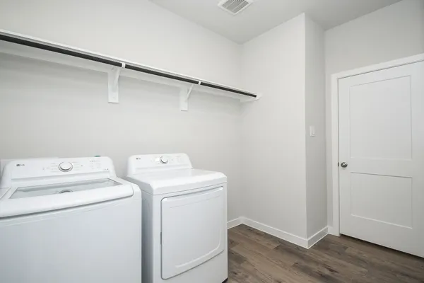 $2,300 | 4007 Crowning Court, Brookshire, TX 77423