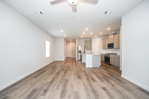 $2,300 | 4007 Crowning Court, Brookshire, TX 77423