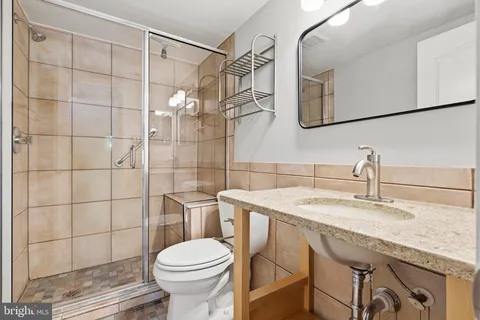 $470,000 | 5817 Edson Lane, Unit 101, Rockville, MD 20852