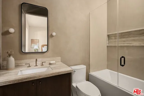 $4,095,000 | 2026 Louella Avenue, Venice, CA 90291