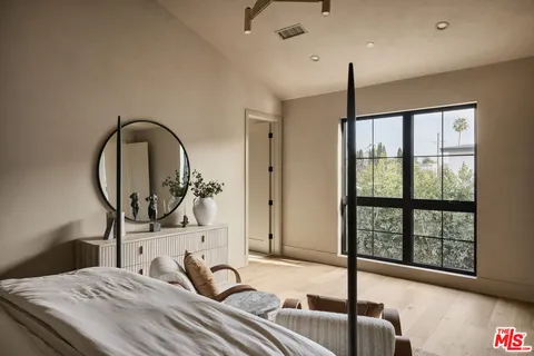 $4,095,000 | 2026 Louella Avenue, Venice, CA 90291
