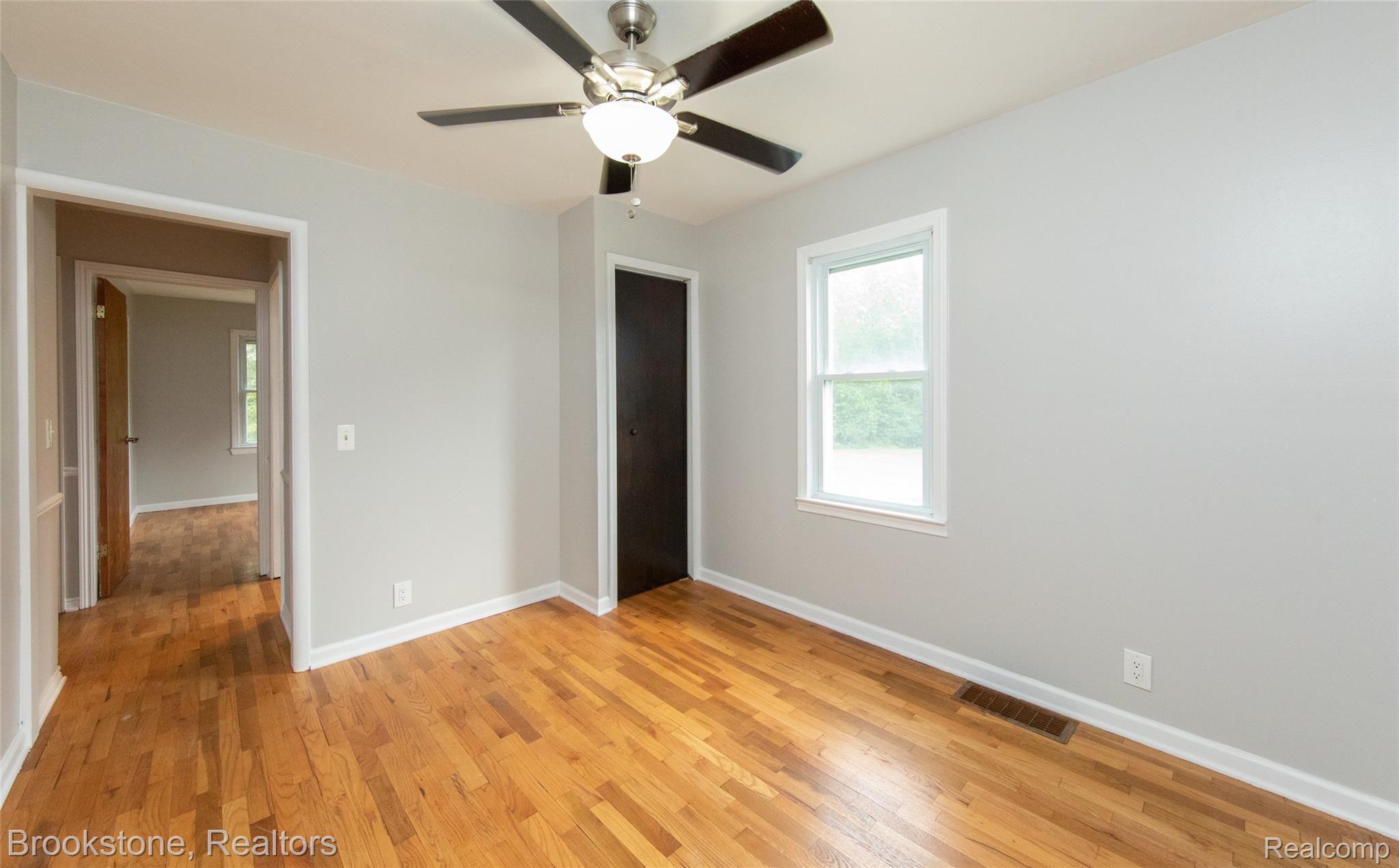 160 Collier Road Auburn Hills, MI 48326 - Photo 24 of 29 Second Entry Level Bedroom