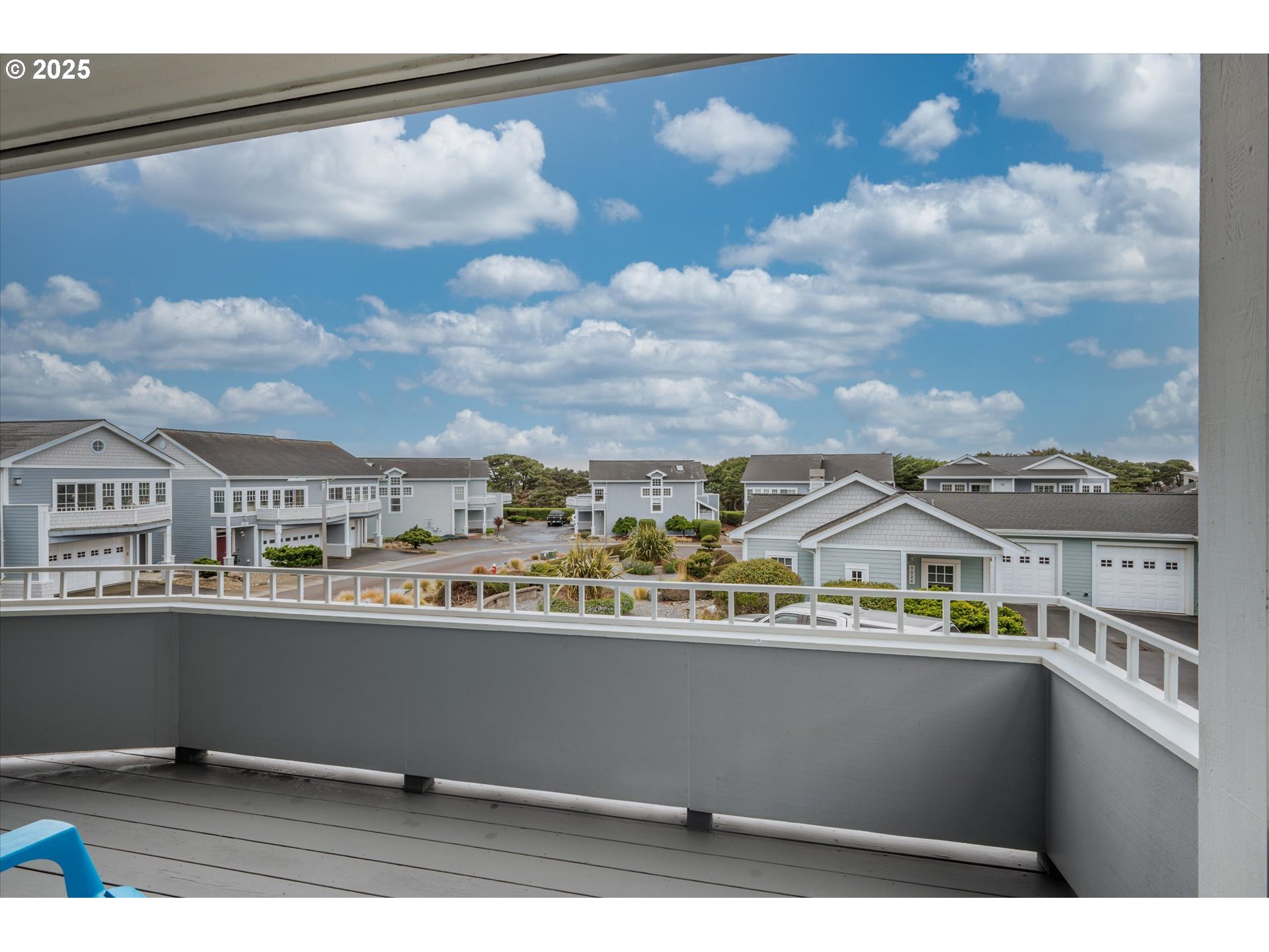 1323 Village Loop Bandon, OR 97411 - Photo 18 of 45