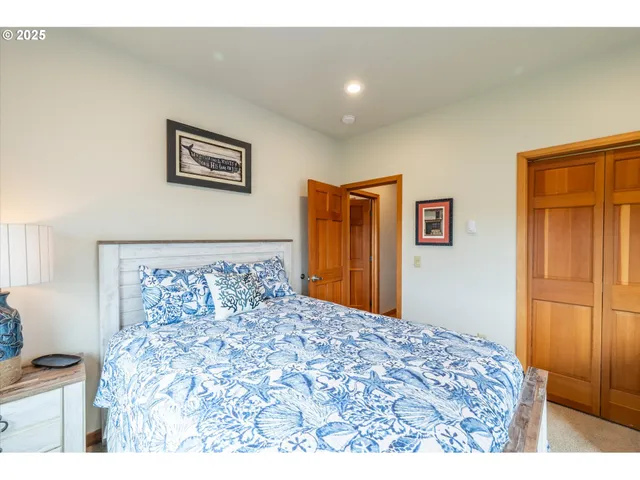 $457,500 | 1323 Village Loop, Bandon, OR 97411