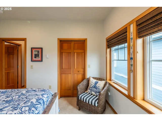 $457,500 | 1323 Village Loop, Bandon, OR 97411