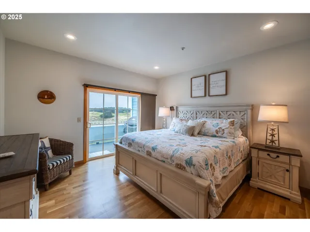 $457,500 | 1323 Village Loop, Bandon, OR 97411