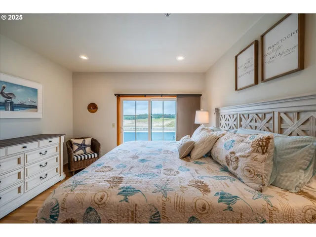 $457,500 | 1323 Village Loop, Bandon, OR 97411