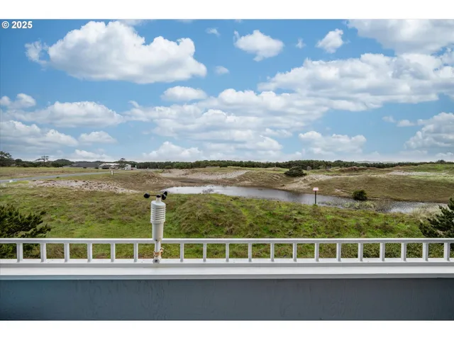 $457,500 | 1323 Village Loop, Bandon, OR 97411