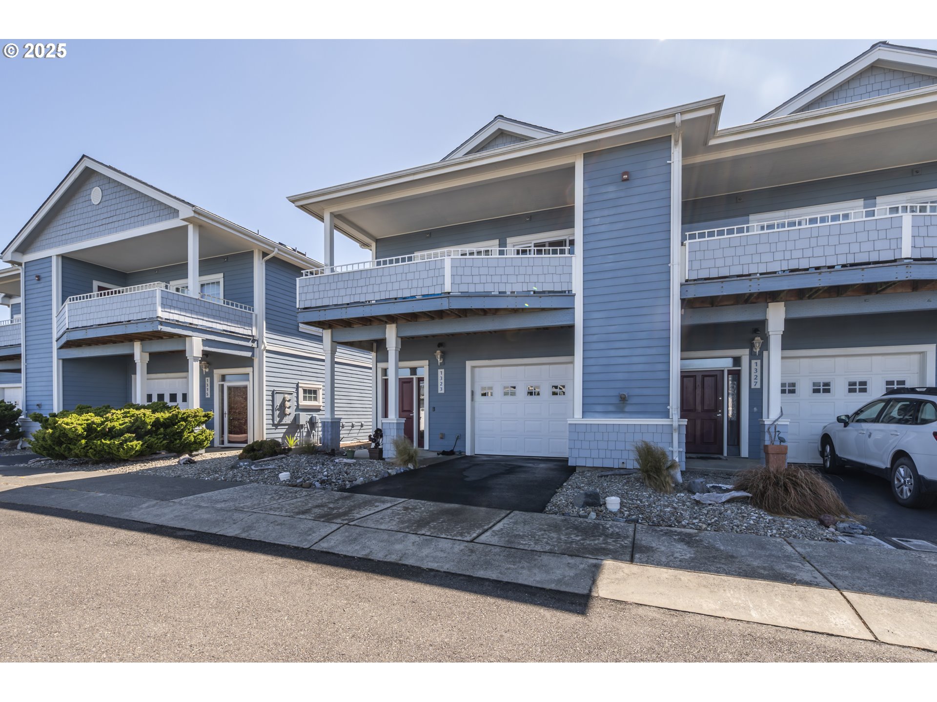 1323 Village Loop Bandon, OR 97411 - Photo 4 of 45