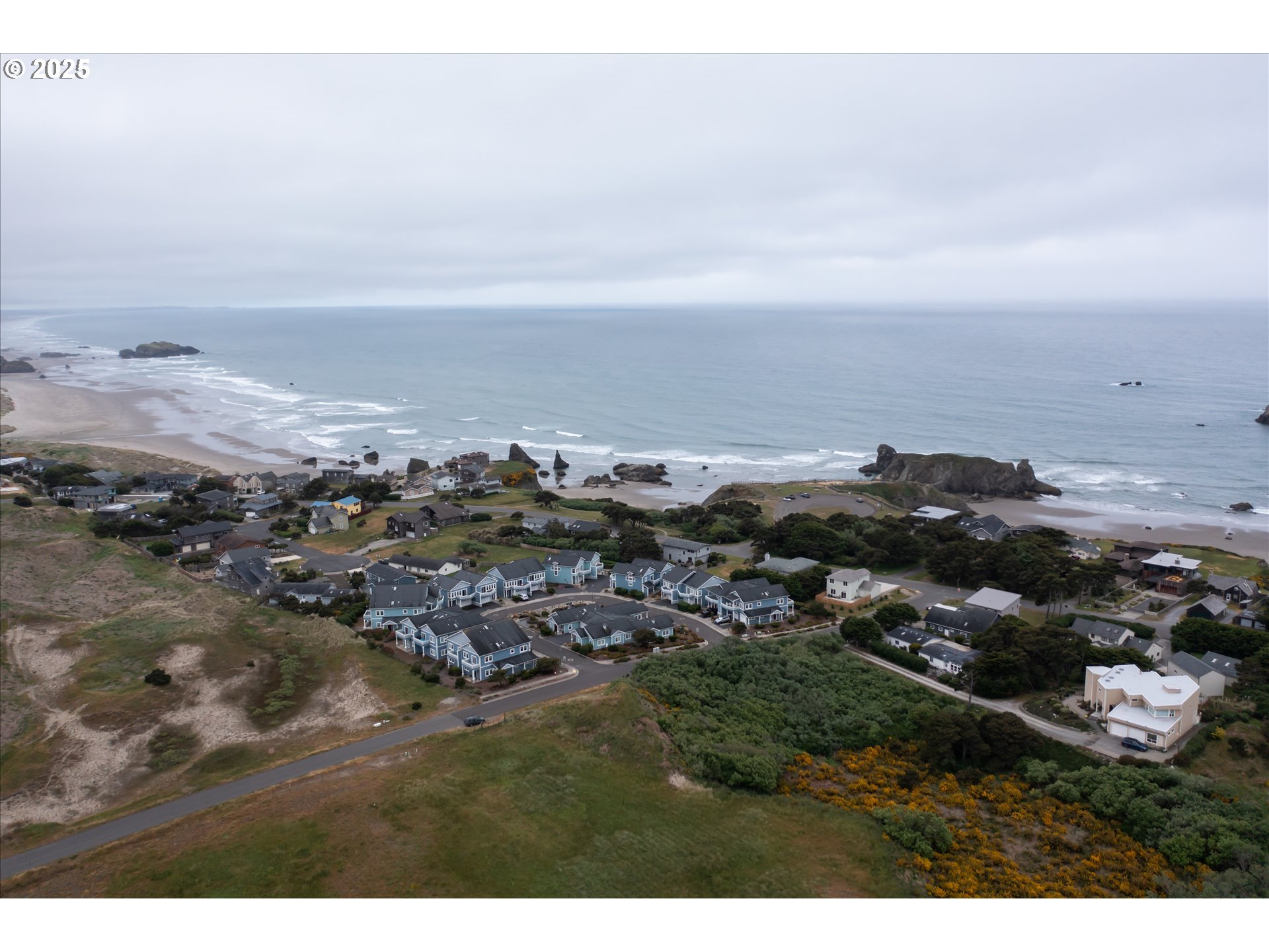 1323 Village Loop Bandon, OR 97411 - Photo 42 of 45