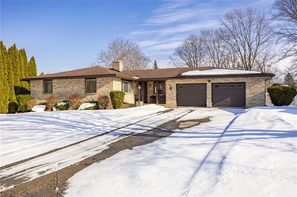 $349,900 | 50 Deepwood Drive, Gates, NY 14606