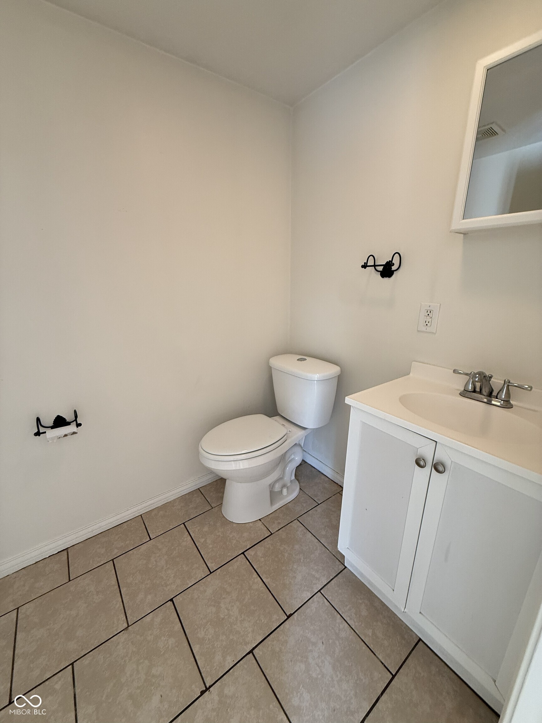 122 North Routiers Avenue Indianapolis, IN 46219 - Photo 13 of 19
